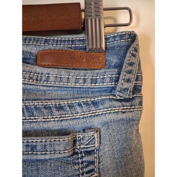 Wallflower Light Wash Jeans Size 7 Boot Cut Faded - Picture 7 of 10